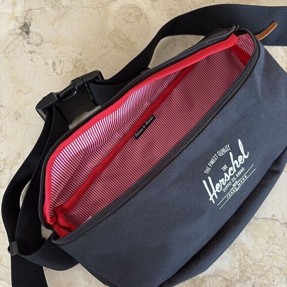 NWOT Herschel Supply Co. Sixteen Unisex Sling Belt Bag Fanny Pack - Picture 6 of 11